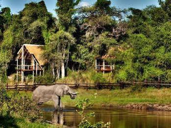 Camp Savuti Exterior photo